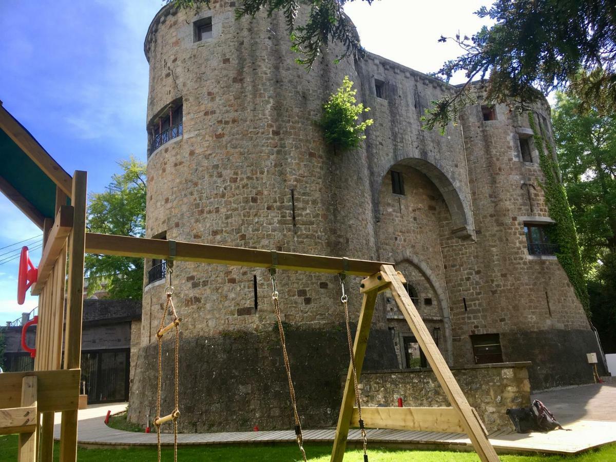 Châtelet de Barbençon Extérieur photo